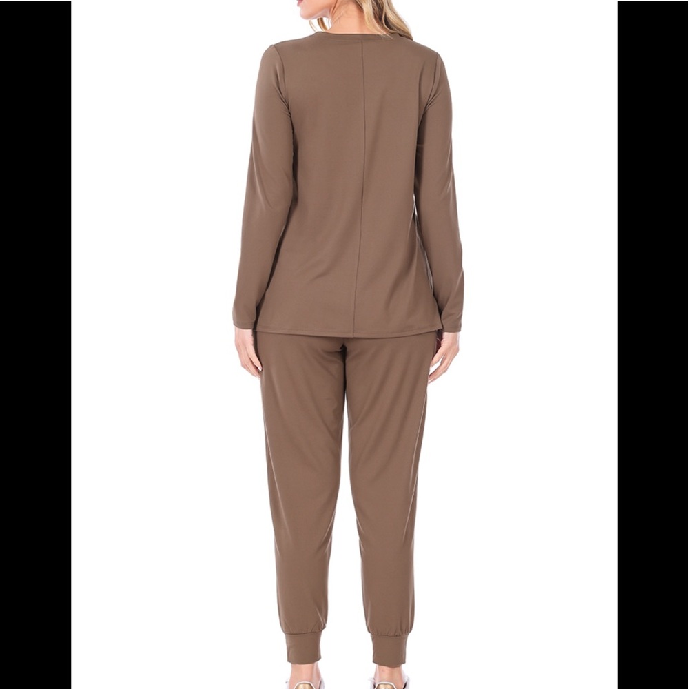 Tee & Jogger Set - Picture 4 of 4